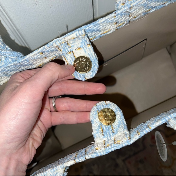 Impressions Online Boutique London Estate Tweed Tote In Sky Blue - One Size - Picture 10 of 10